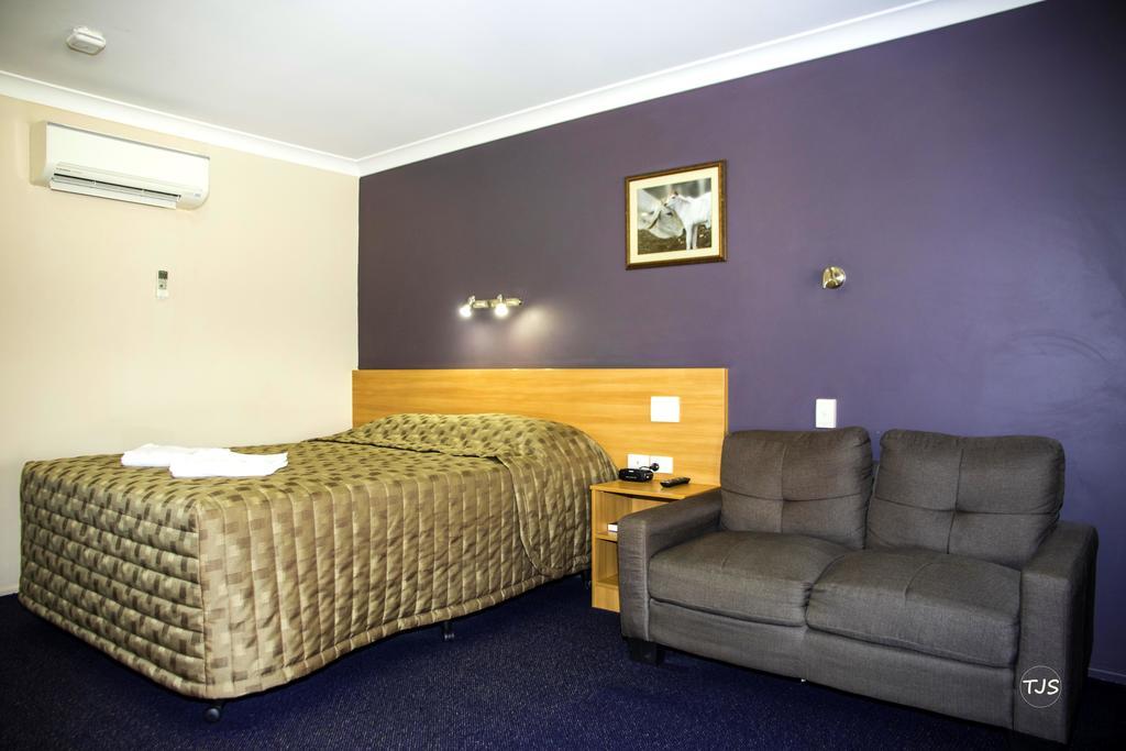 Sunpalms Motel Рокгемптон Экстерьер фото